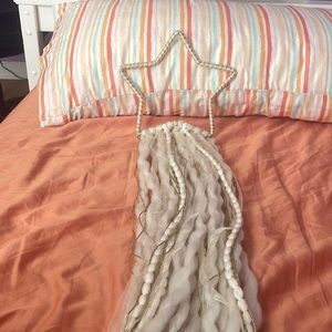 The main color is white I don’t know the brand or size